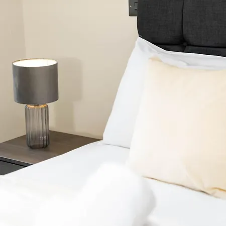 New Luxury Two Bedroom Apartment - City Centre - Netflix - Wifi - Top Rated - Jq 8Ah Бирмингем Экстерьер фото