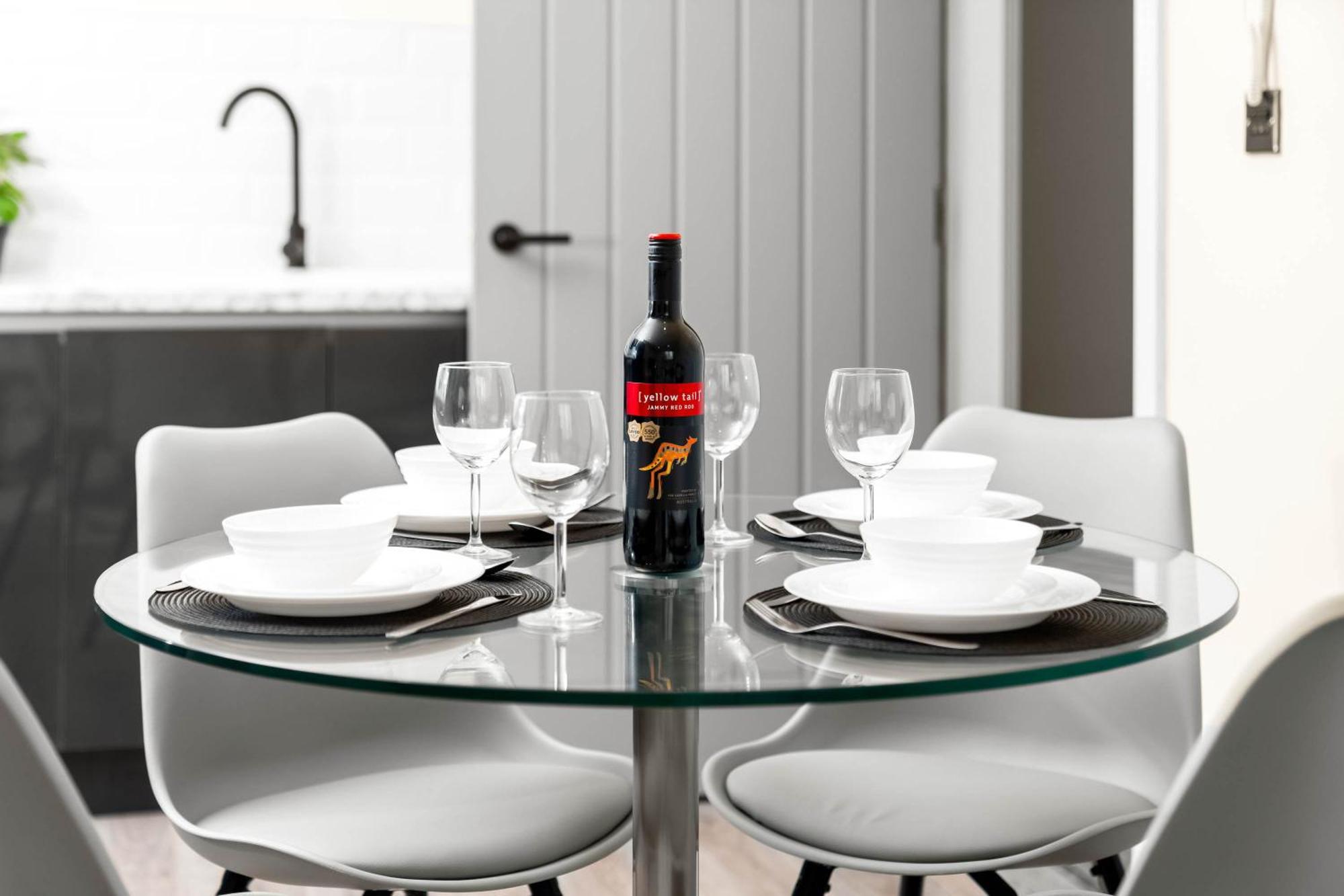 Apartamento New Luxury Two Bedroom - Centre - Netflix - Wifi - Rated - Jq 8ah